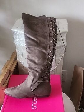 Shoe dazzle Marian boots